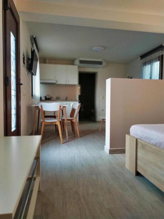 Guesthouse Kastelia 칼람파카 외부 사진