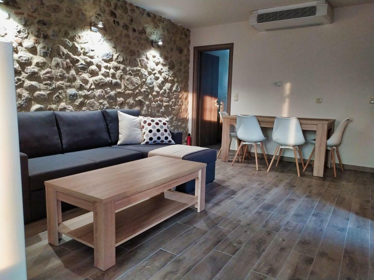 Guesthouse Kastelia 칼람파카 외부 사진